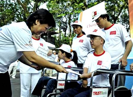 Ninh Binh ayuda a las víctimas del agente naranja-dioxina